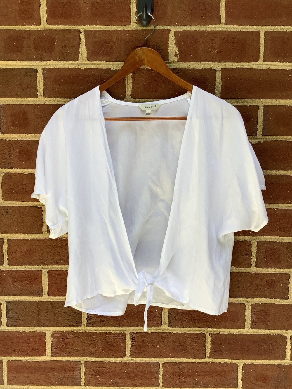 NWOT Sim and Sam Lightweight White Short Sleeve Cardigan Top L Tie Waist